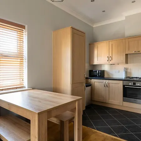 2Br 2Ba Apartment - Queen Beds - Free Parking - Near Lgw Airport Crawley  Exterior photo