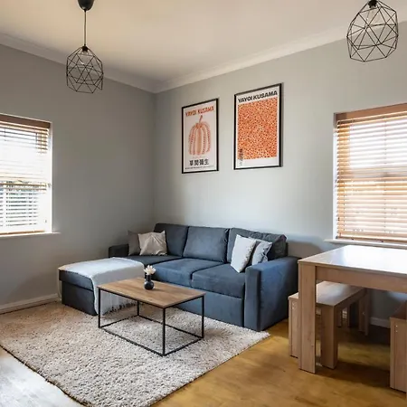 2Br 2Ba Apartment - Queen Beds - Free Parking - Near Lgw Airport Crawley  Exterior photo