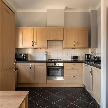2Br 2Ba Apartment - Queen Beds - Free Parking - Near Lgw Airport Crawley  Exterior photo