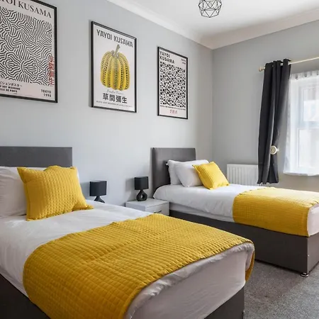 2Br 2Ba Apartment - Queen Beds - Free Parking - Near Lgw Airport Crawley  Exterior photo