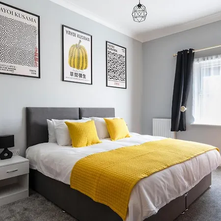 2Br 2Ba Apartment - Queen Beds - Free Parking - Near Lgw Airport Crawley  Exterior photo